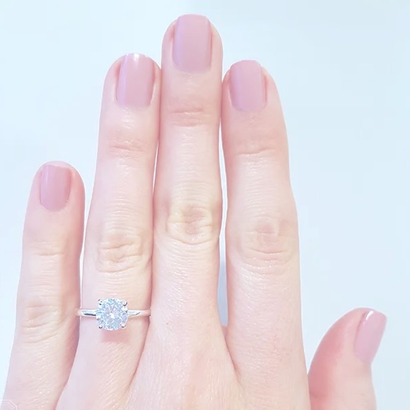 Sparkling Divine 7mm Round CZ Stone Solitaire Engagement Ring Silver Band 7.5 /8 - Picture 3 of 16